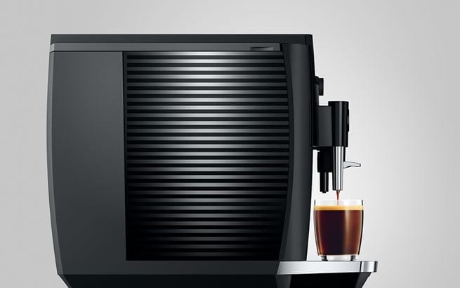 Detalle lateral de la cafetera JURA E4